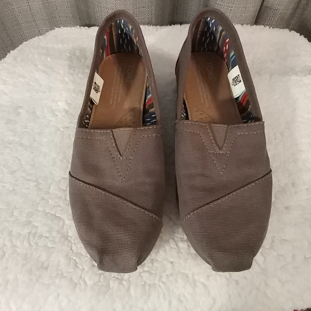Toms